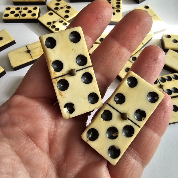 Vintage Domino bone and ebony antique game brass pin 21 dominoes dominos - Picture 4 of 16